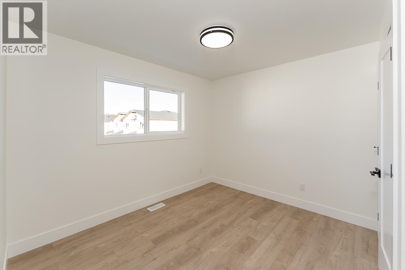 1502 2395 Rowe Street Property Photo 16