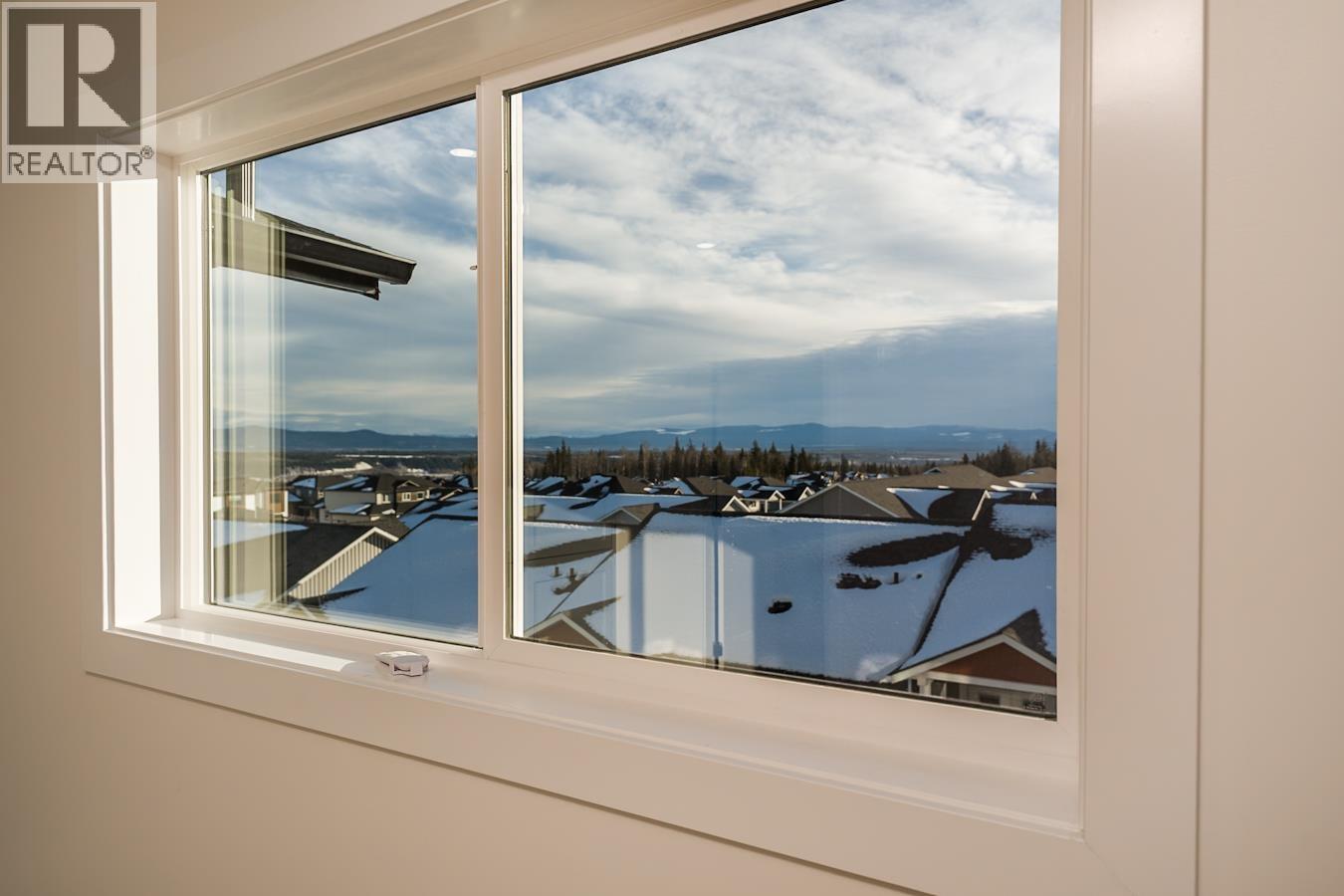 1502 2395 Rowe Street Property Photo 20