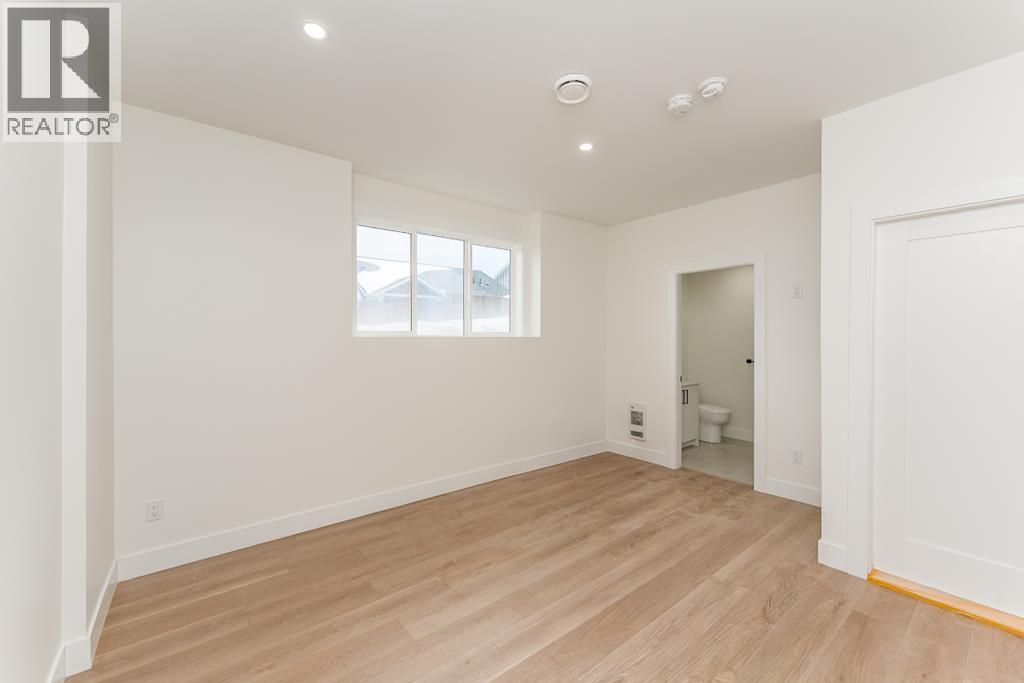 1502 2395 Rowe Street Property Photo 33
