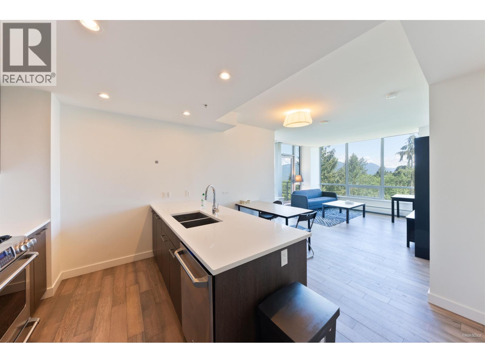 503 9080 University Crescent Property Photo 6