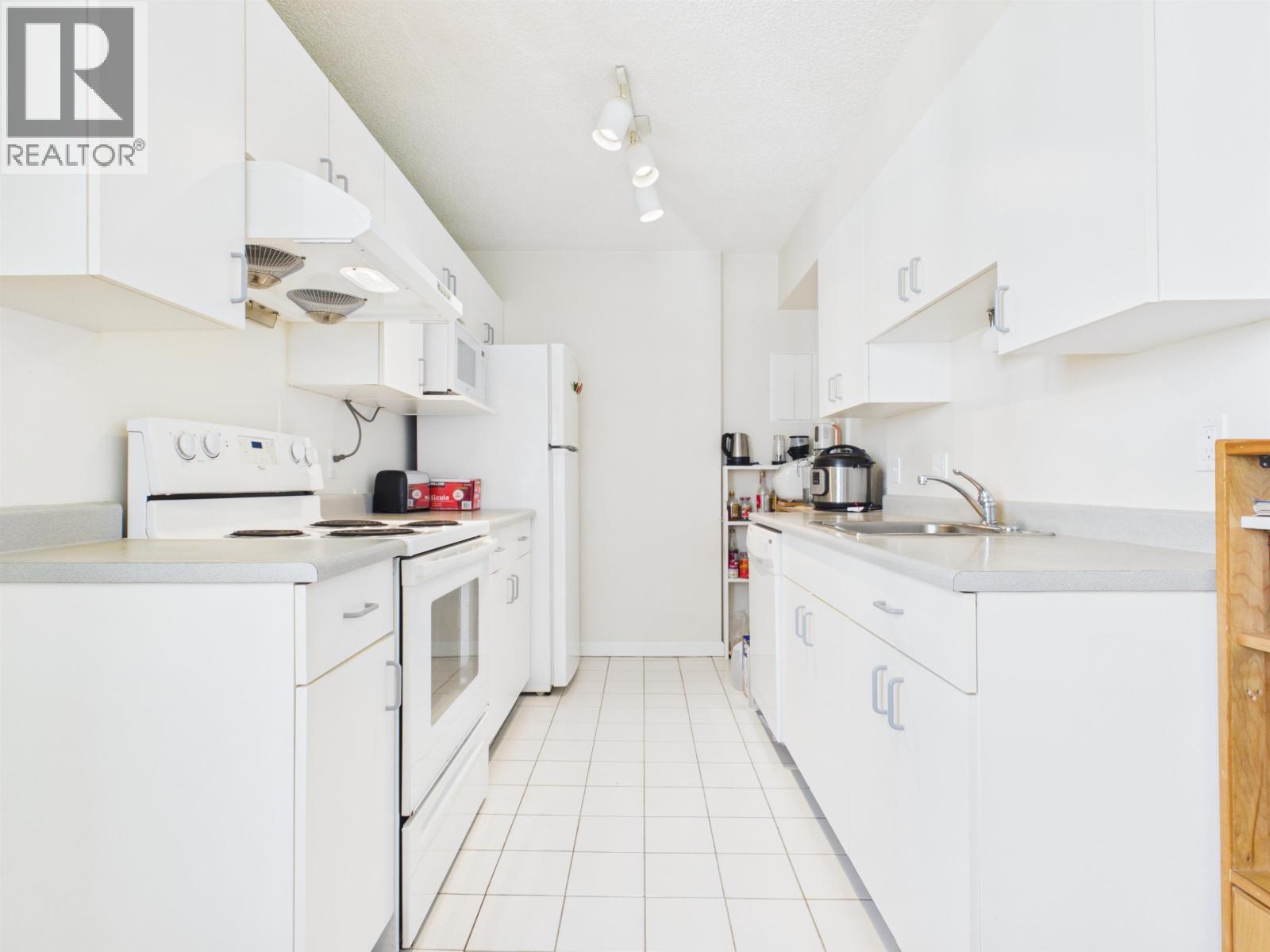 1702 5645 Barker Avenue Property Photo 10