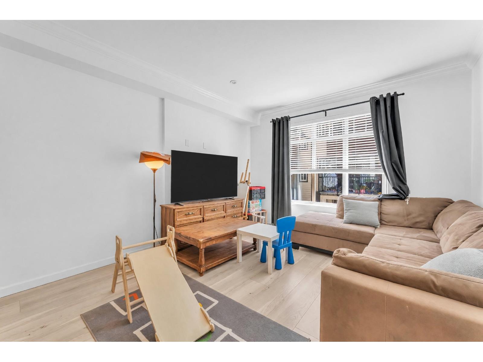 15 2845 156 Street Property Photo 2