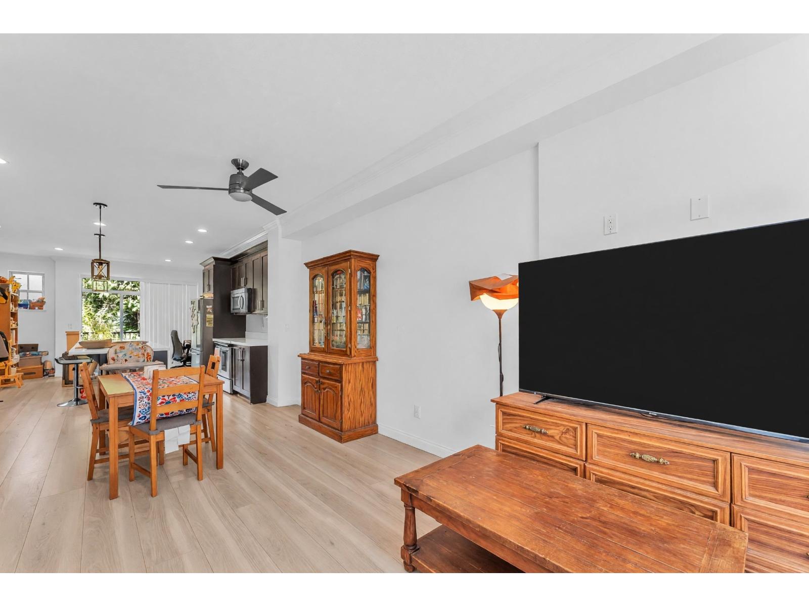 15 2845 156 Street Property Photo 4