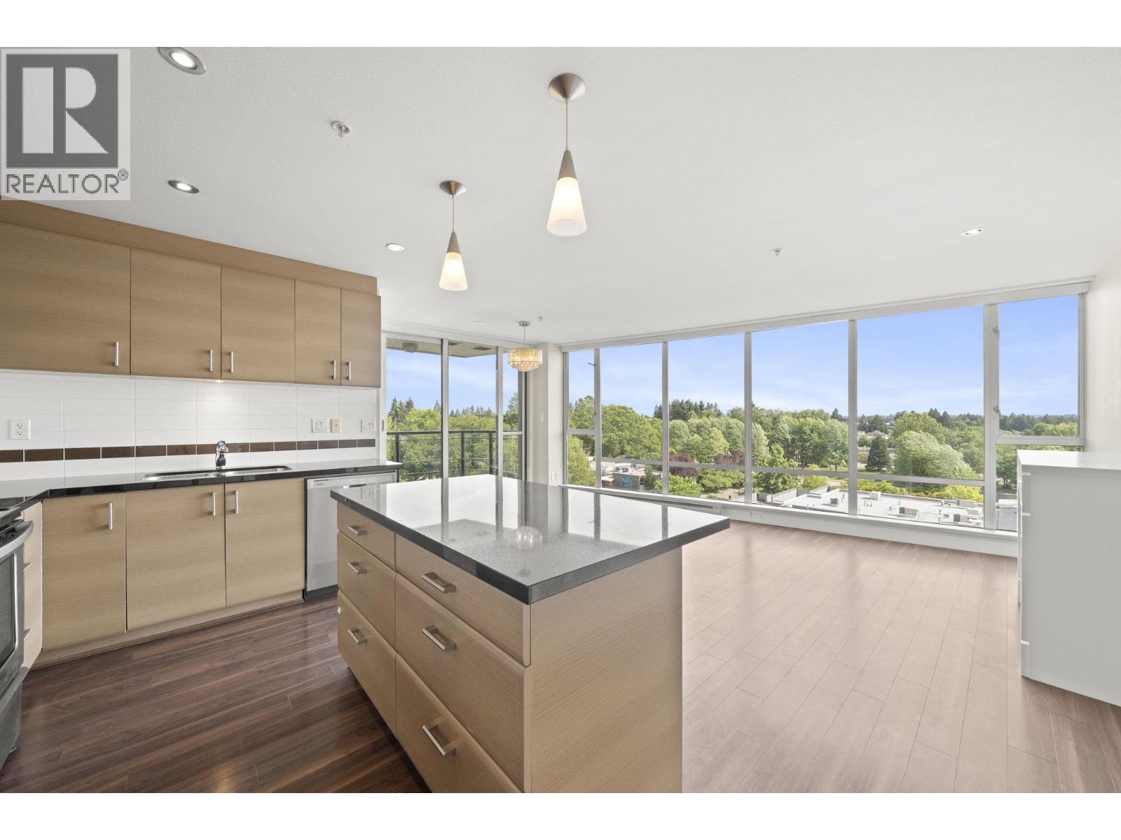 701 12079 Harris Road Property Photo 1
