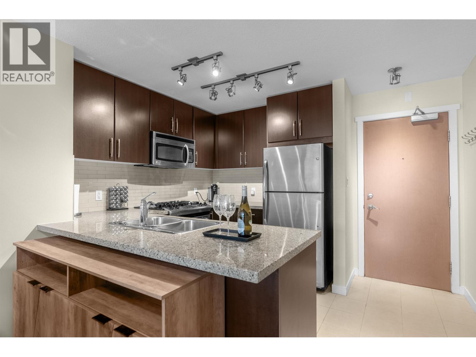 1202 660 Nootka Way Property Photo 3