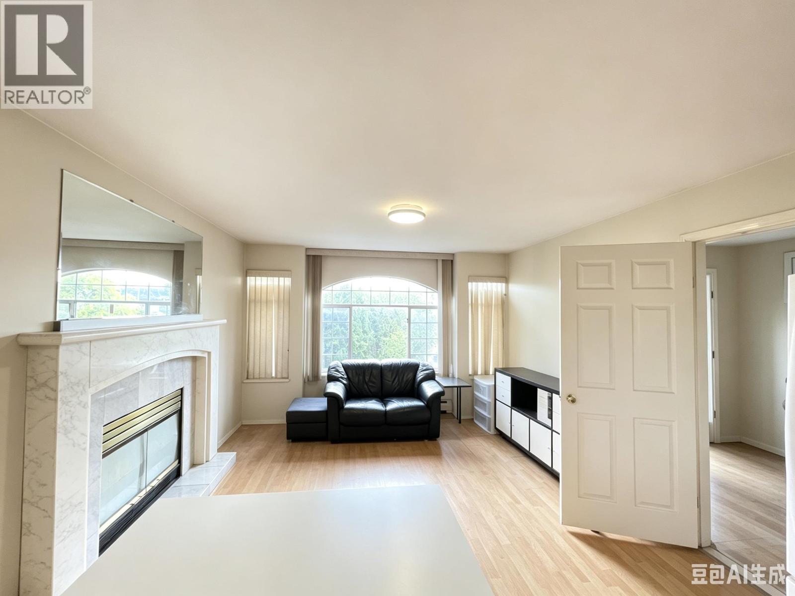 714 Rennie Place Property Photo 4
