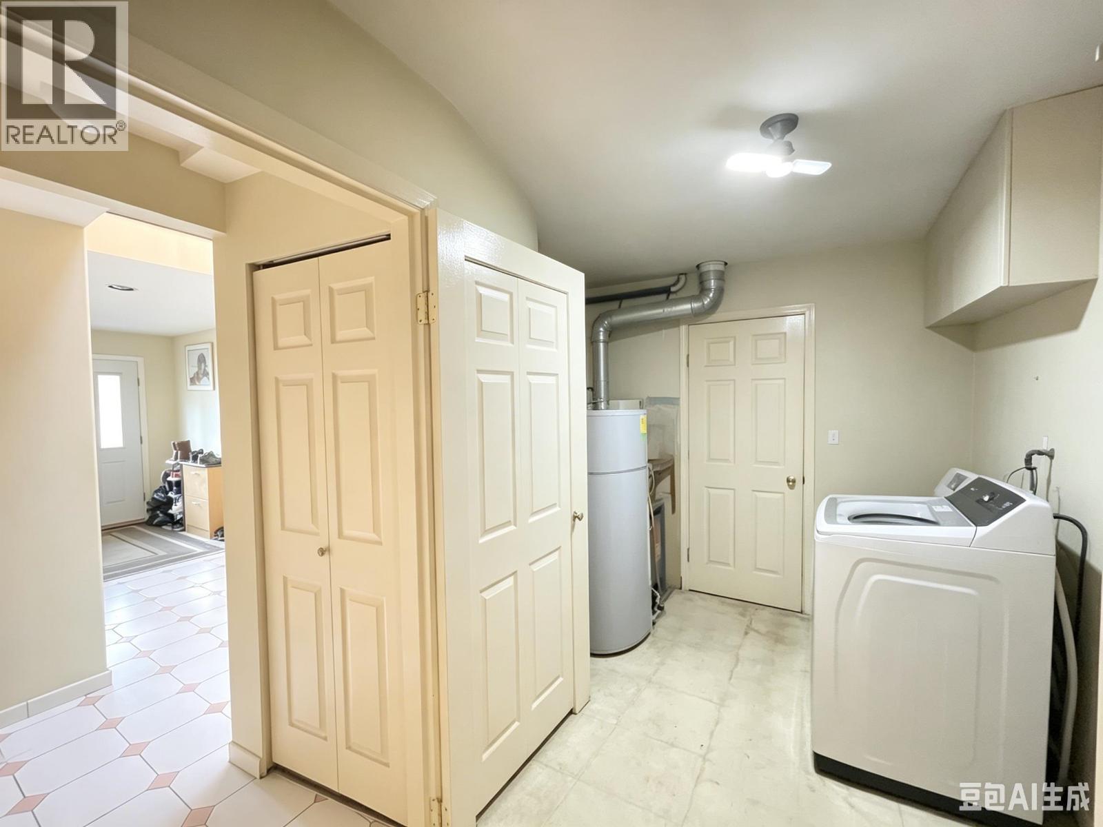 714 Rennie Place Property Photo 8