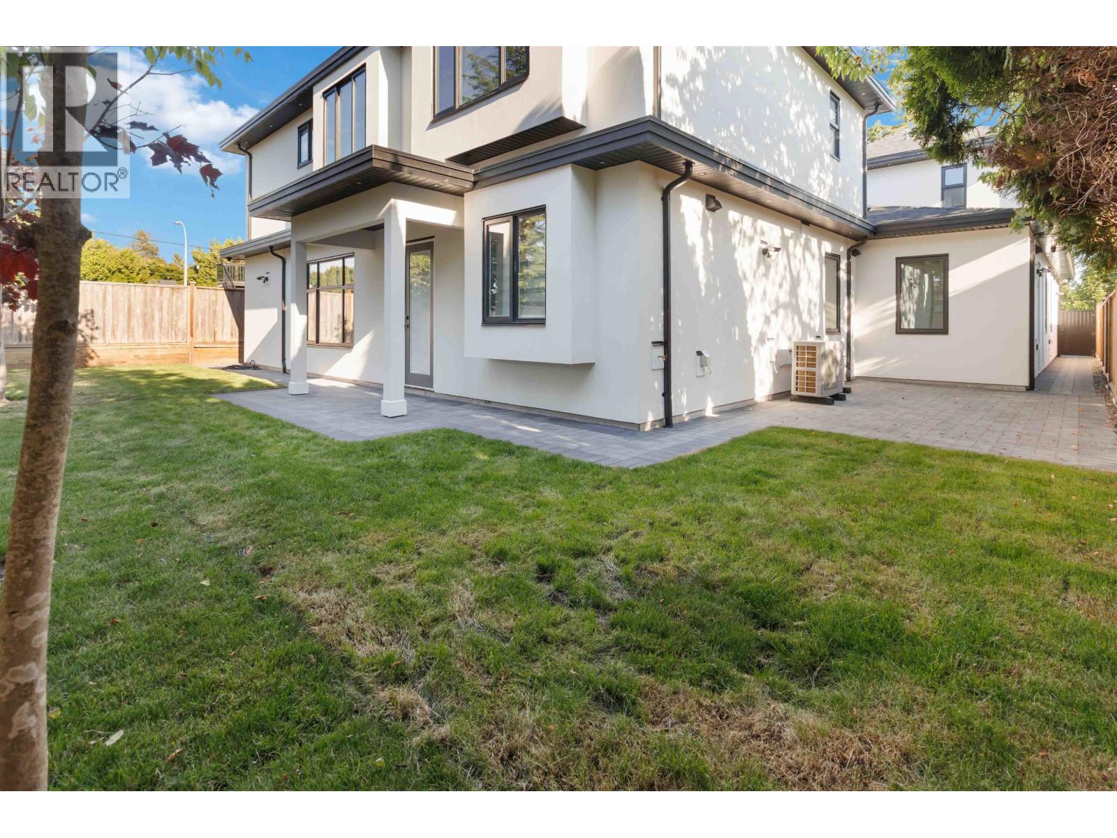 2 3871 Springfield Drive Property Photo 25