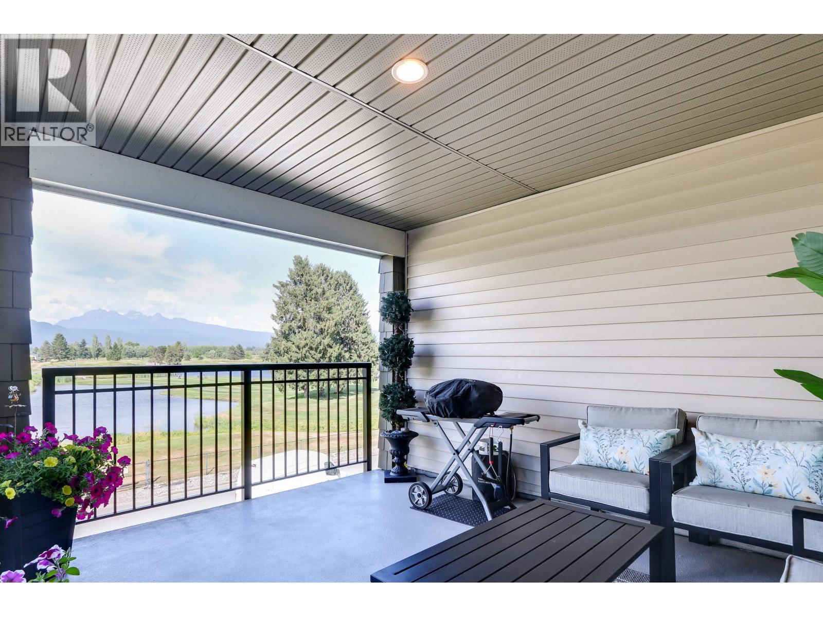 224 19673 Meadow Gardens Way Property Photo 1