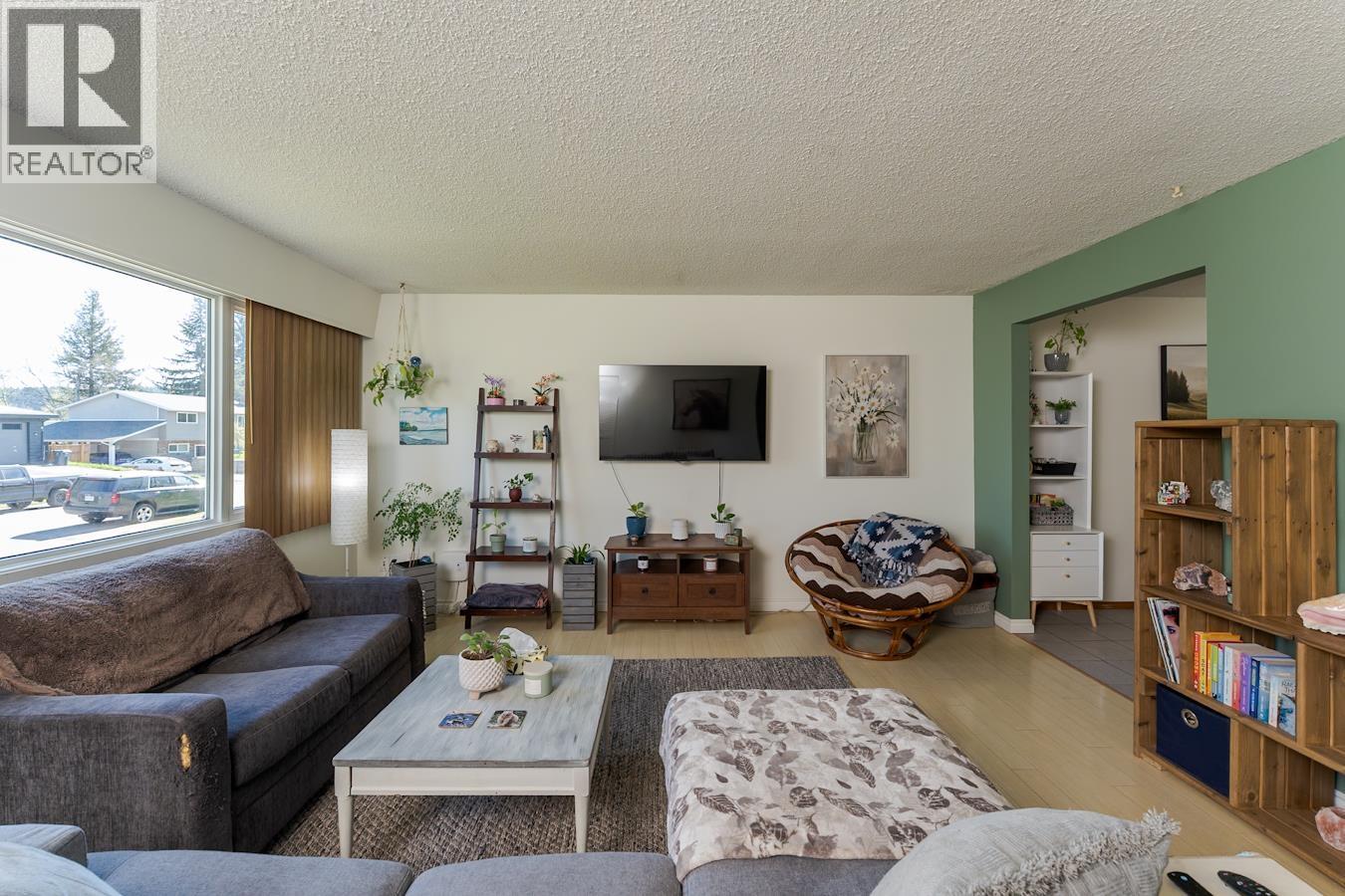 1567 Pearson Avenue Property Photo 3