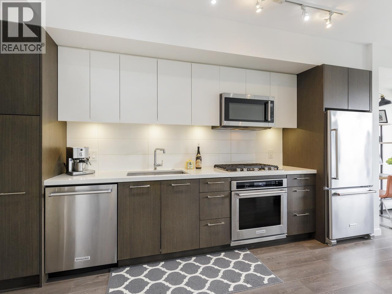 411 417 Great Northern Way Property Photo 4