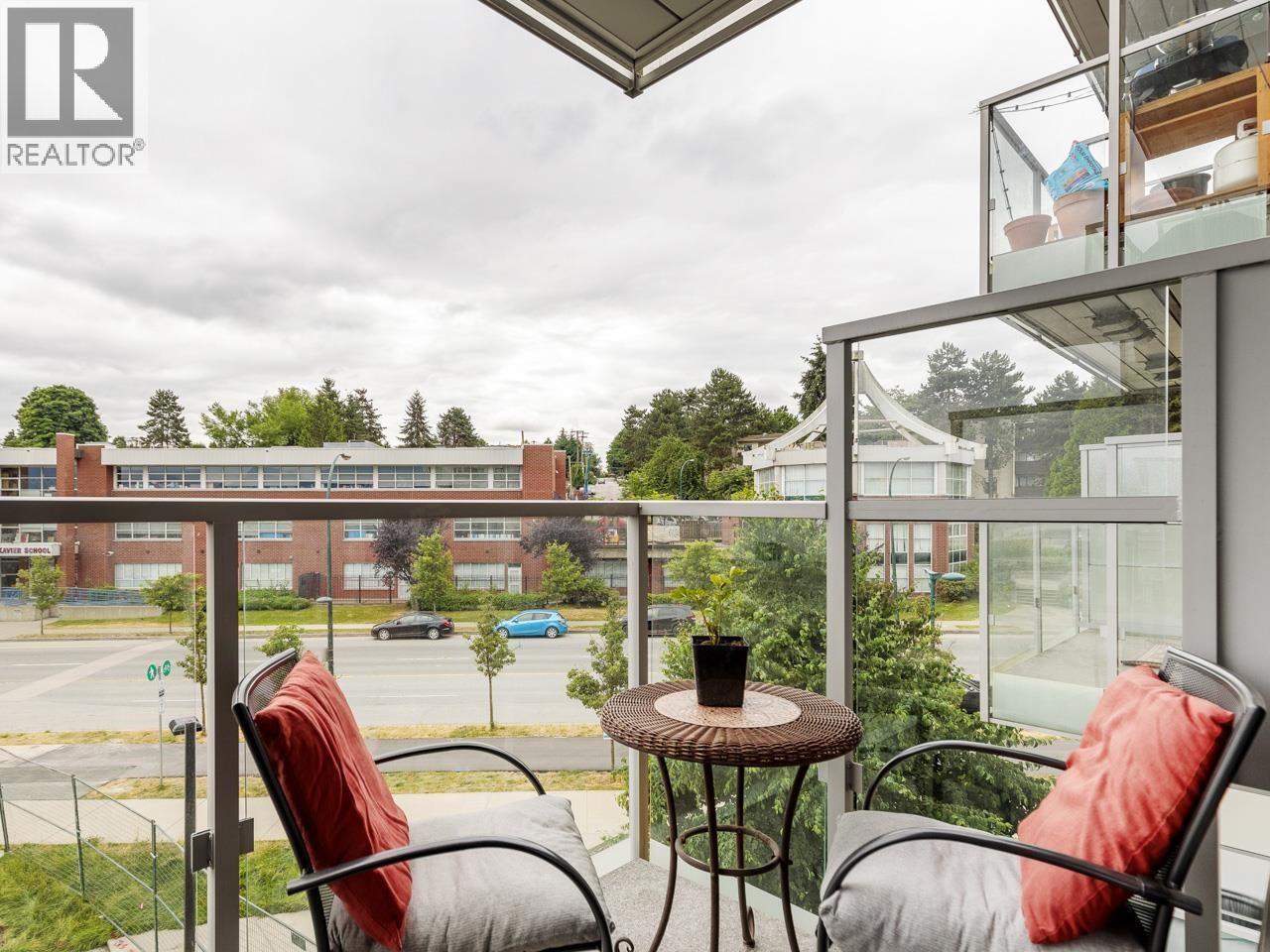 411 417 Great Northern Way Property Photo 15