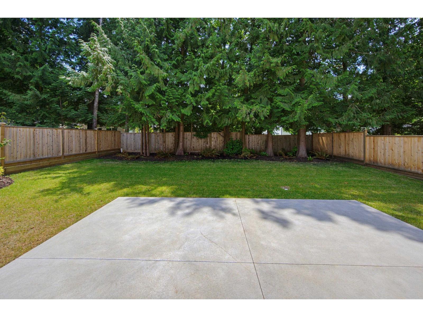 20452 46a Avenue Property Photo 4