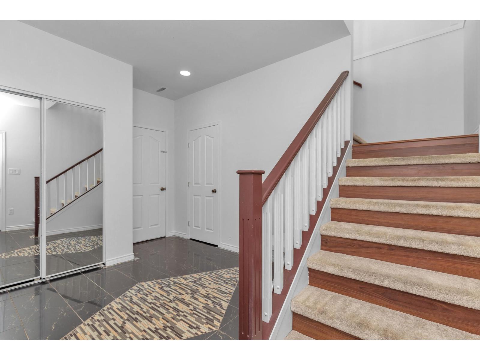 8067 Cedar Street Property Photo 4
