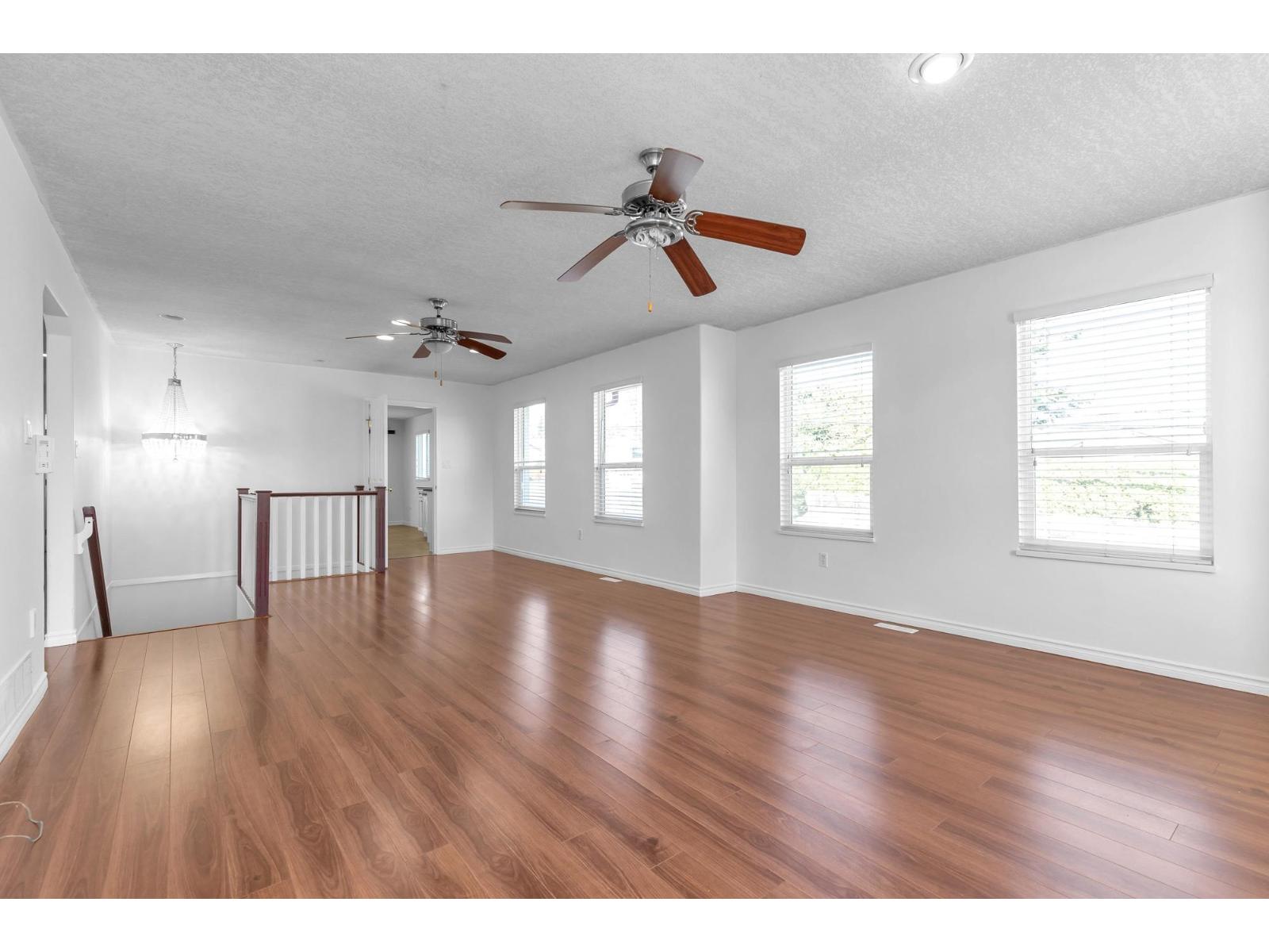 8067 Cedar Street Property Photo 6