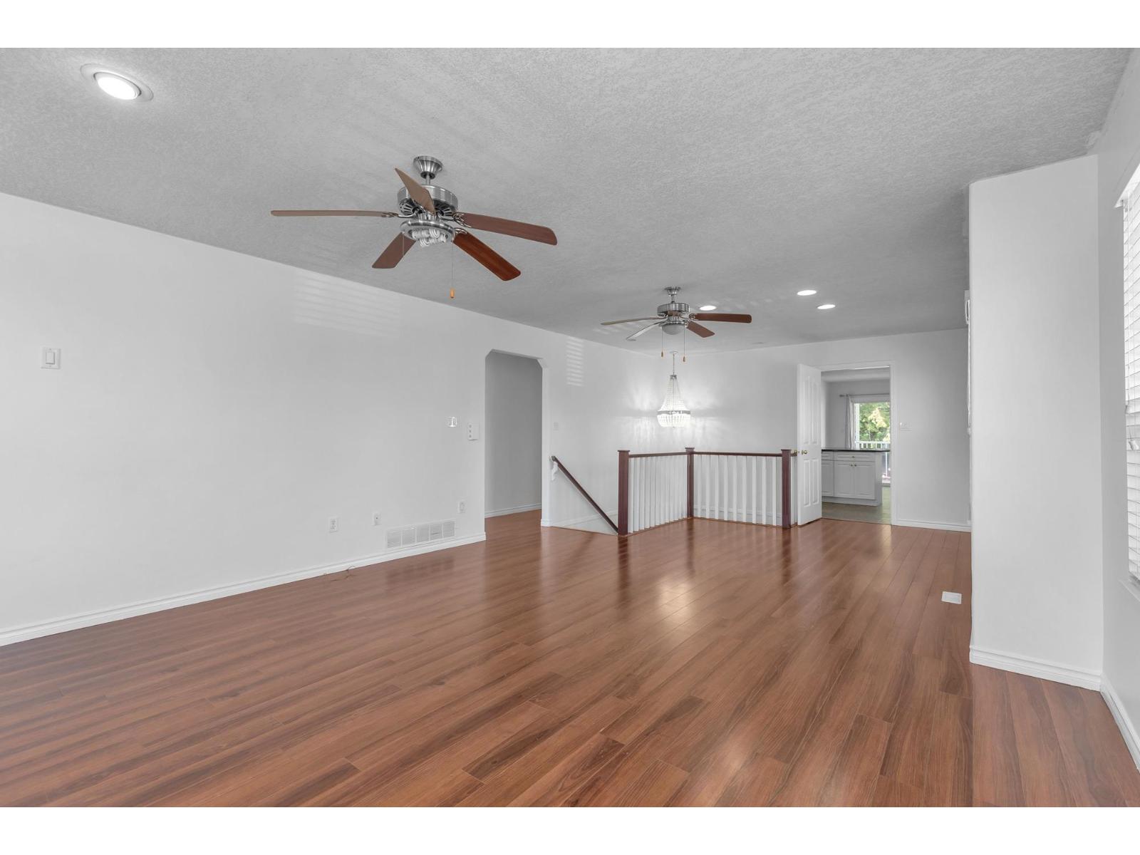 8067 Cedar Street Property Photo 7