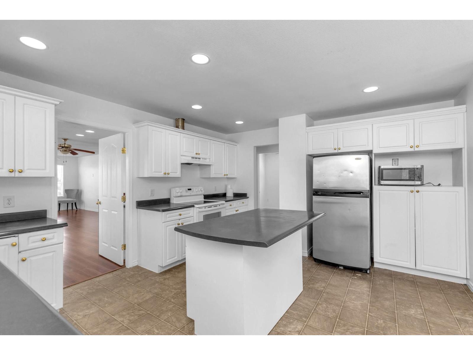 8067 Cedar Street Property Photo 15