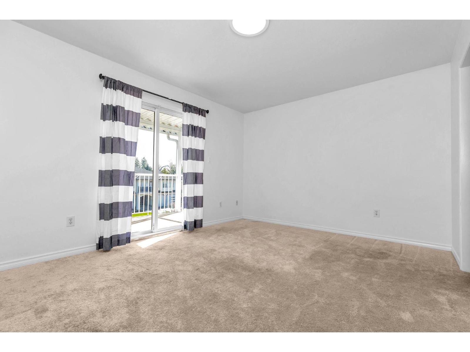 8067 Cedar Street Property Photo 17