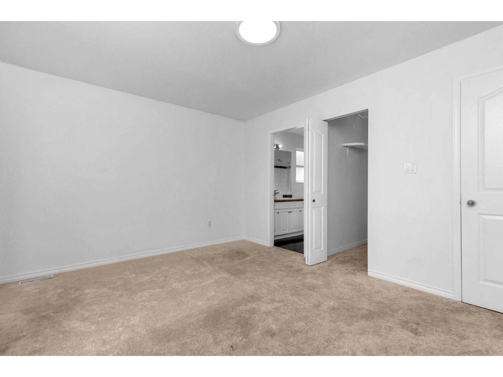 8067 Cedar Street Property Photo 18