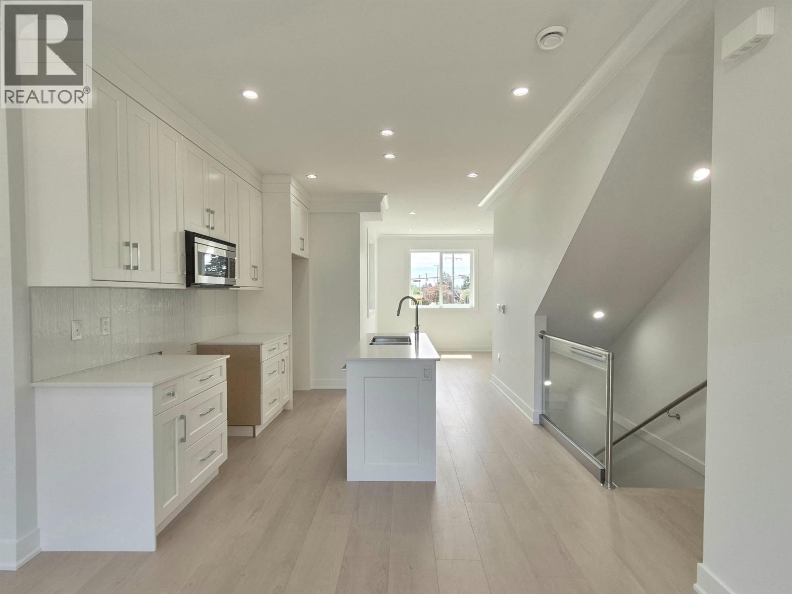 107 8233 Williams Road Property Photo 11