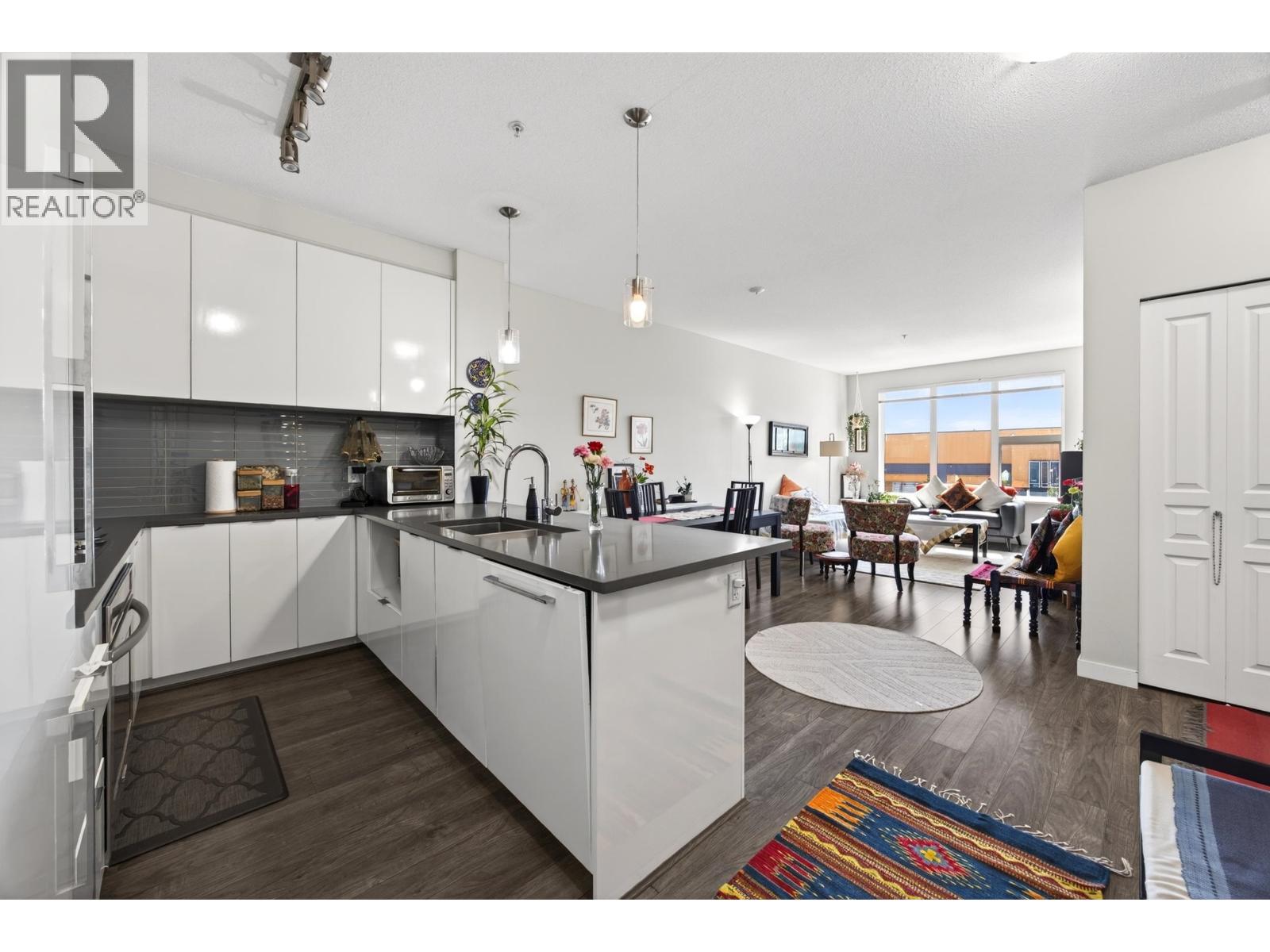 427 9311 ALEXANDRA ROAD Property Photo 1