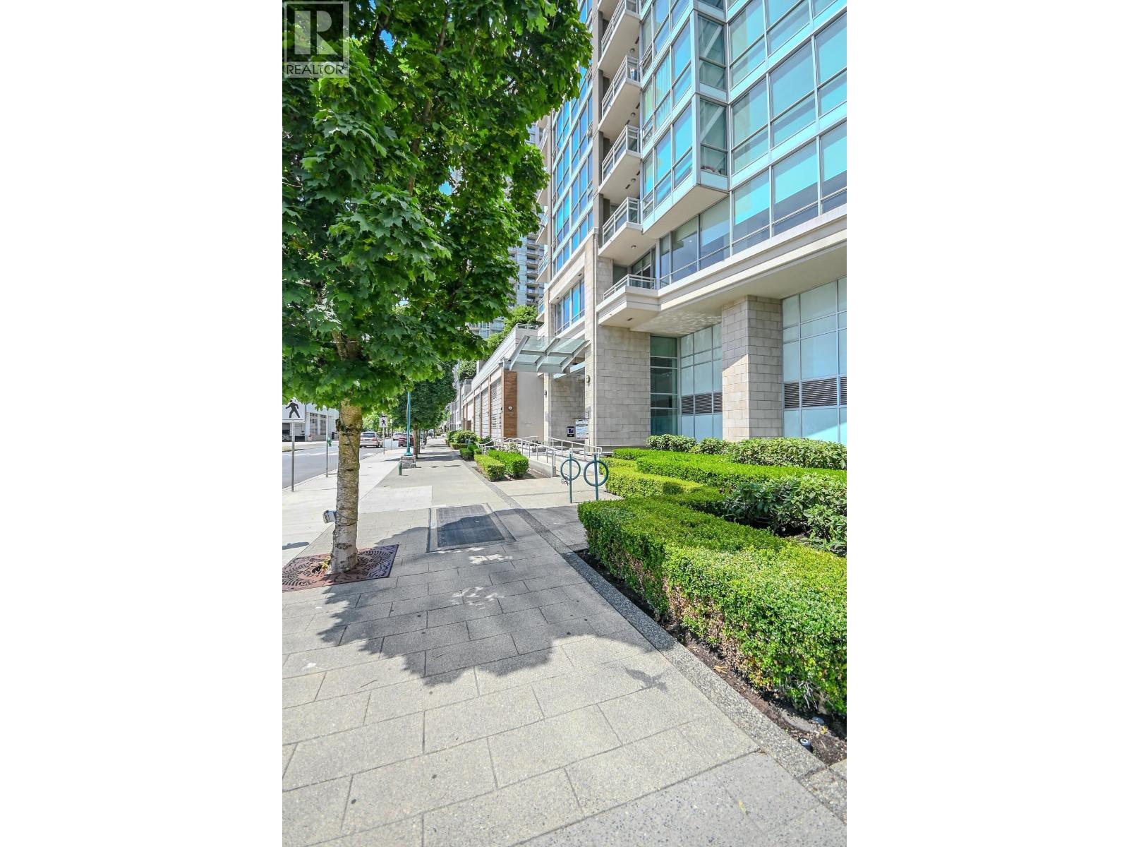 1206 2975 Atlantic Avenue Property Photo 2