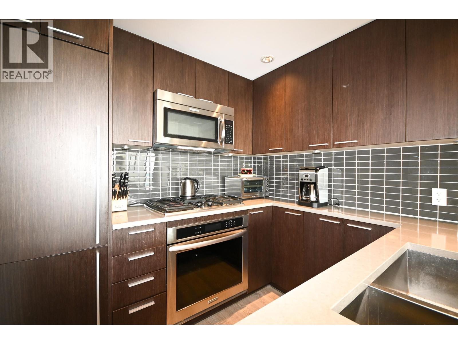 1206 2975 Atlantic Avenue Property Photo 5