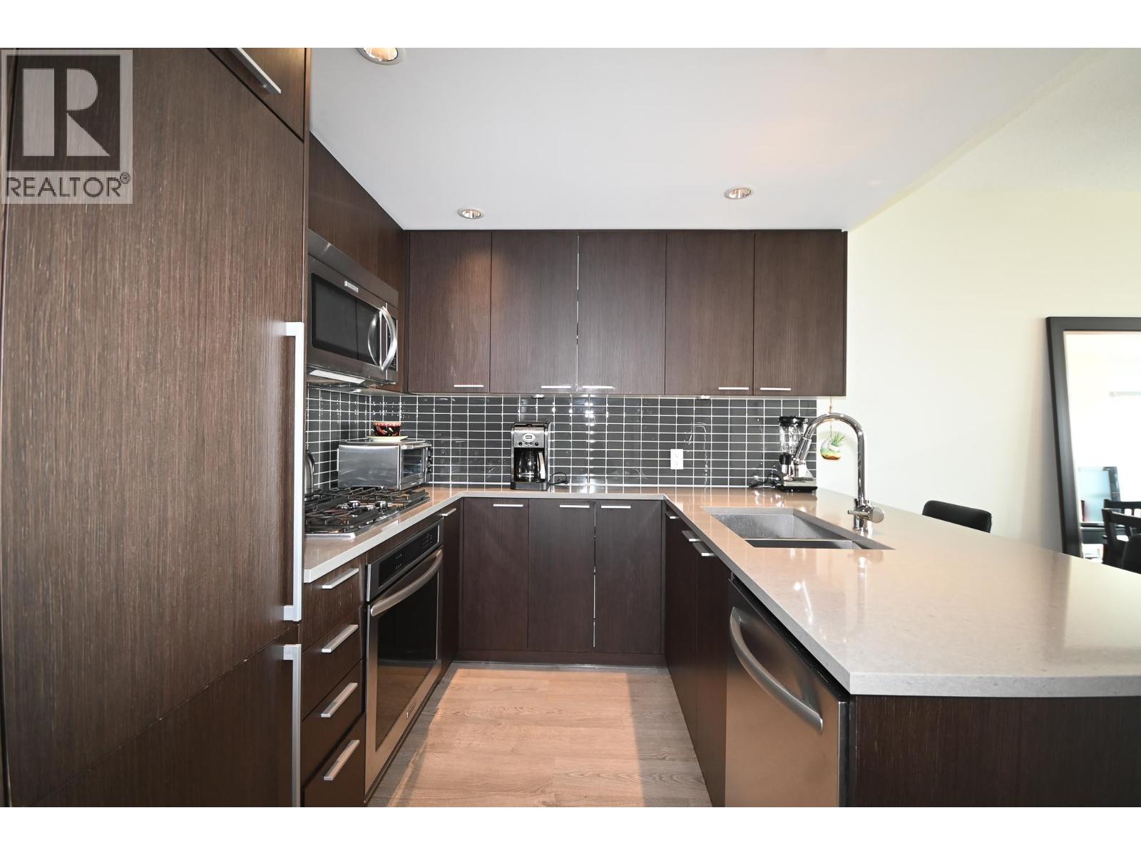 1206 2975 Atlantic Avenue Property Photo 6