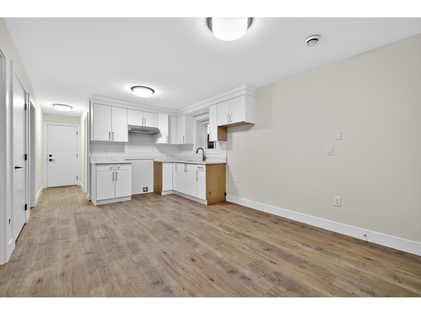 17126 1 Avenue Property Photo 17