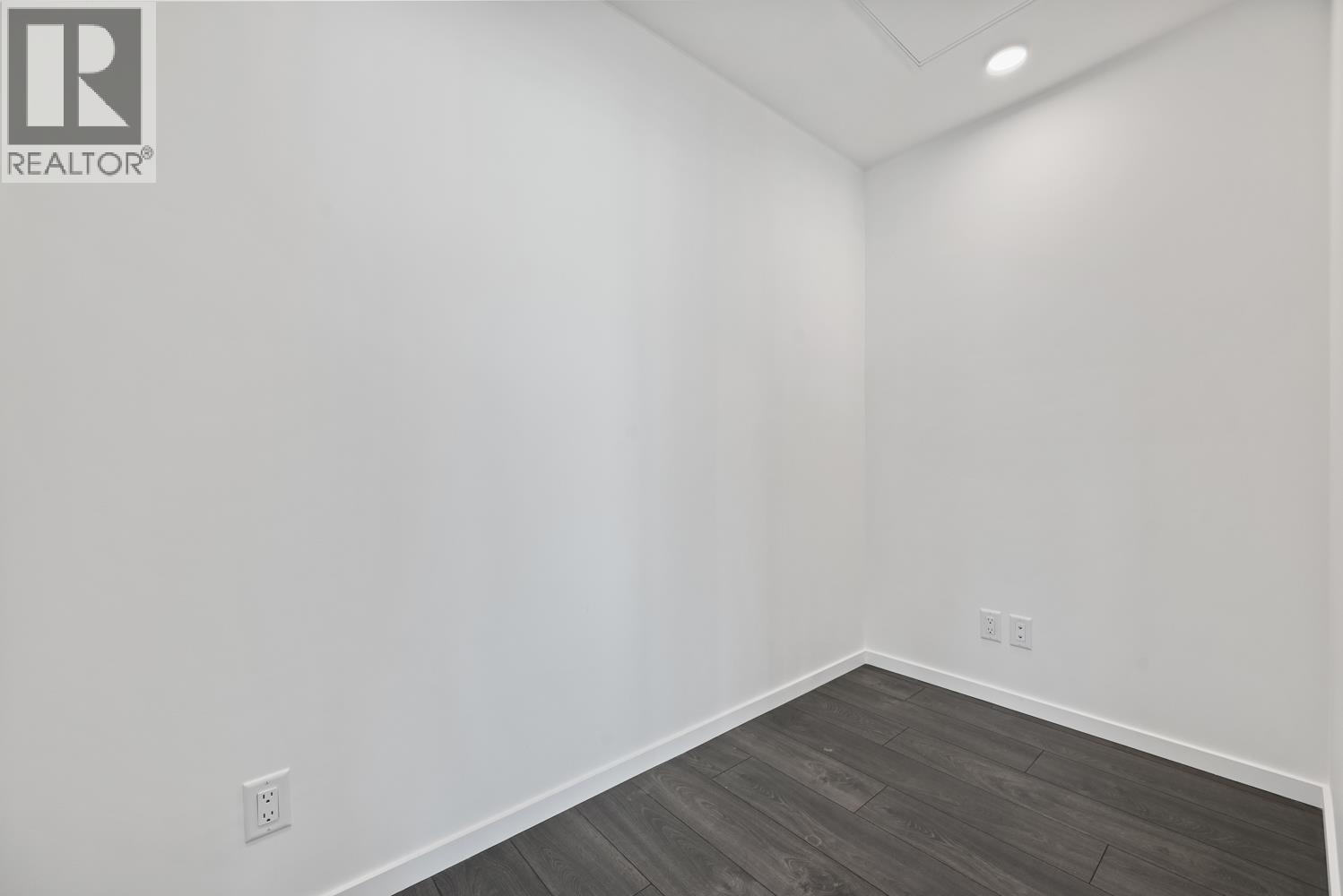 405 6200 Minoru Boulevard Property Photo 17
