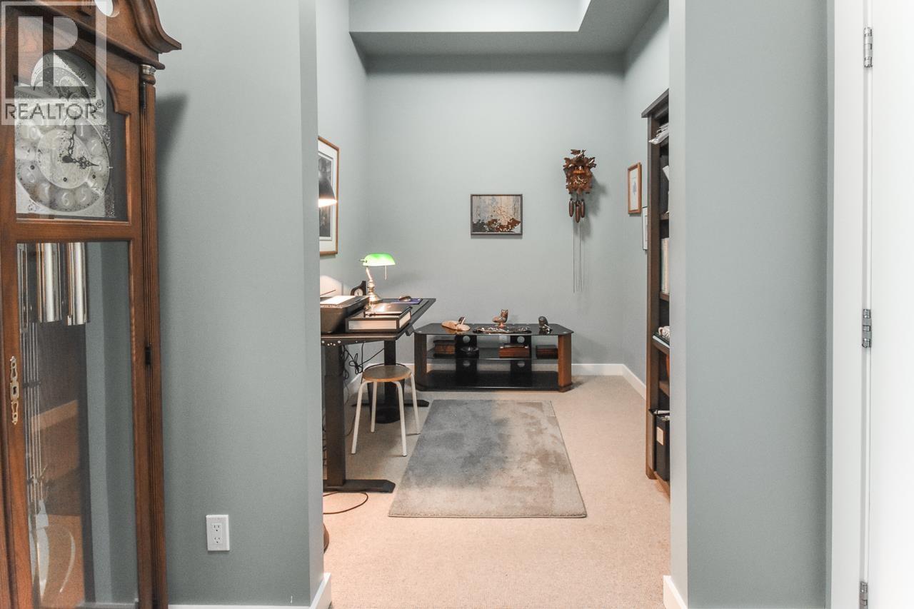 409 4977 Springs Boulevard Property Photo 4