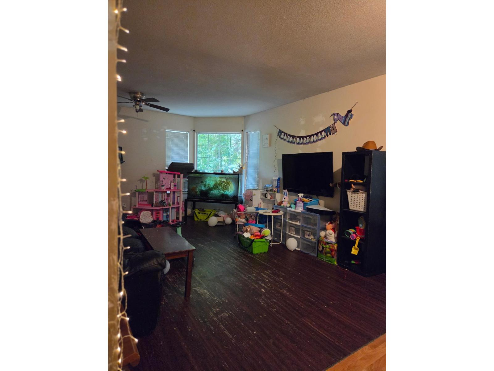33325 7 Avenue Property Photo 2