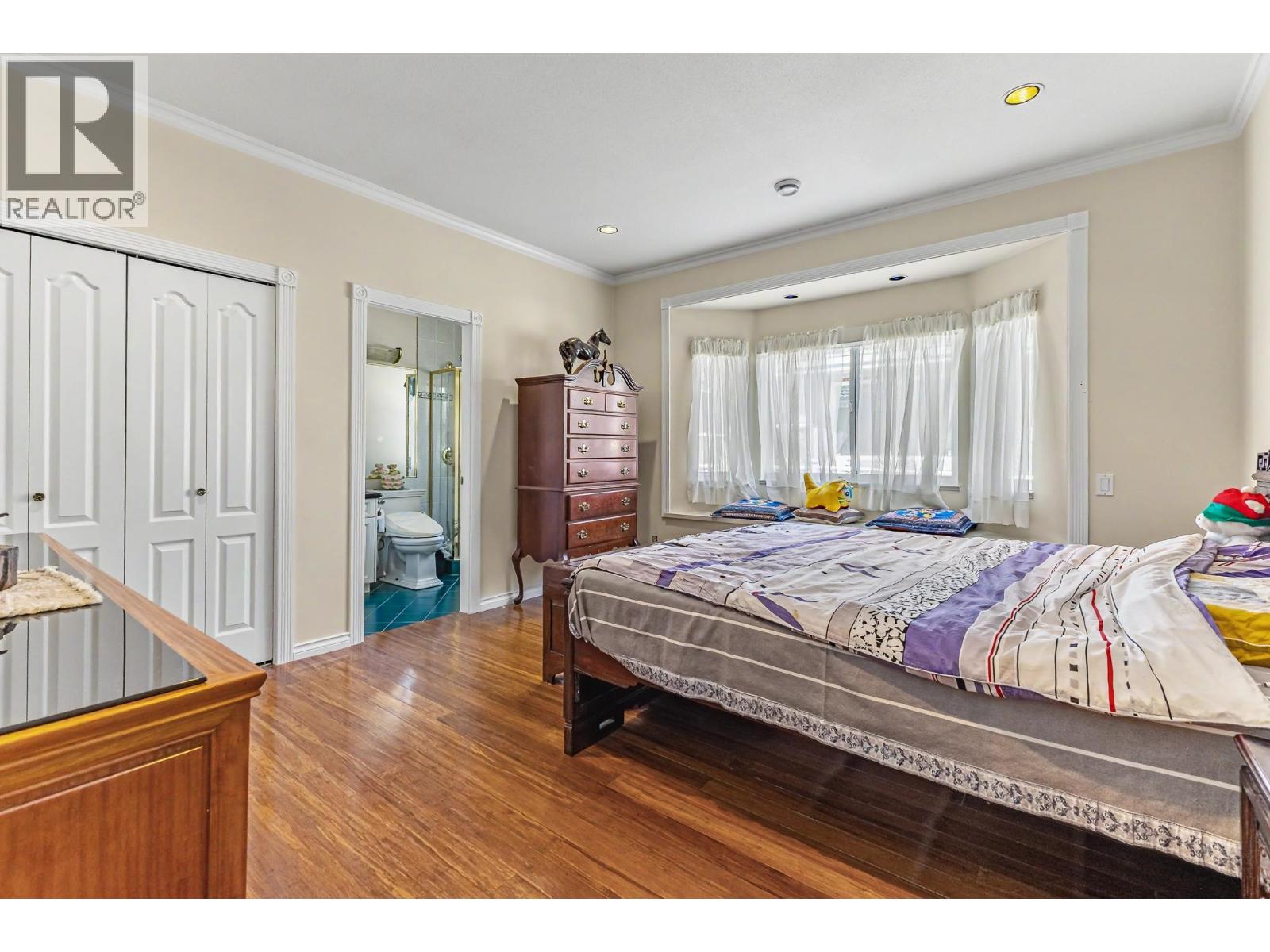 731 Gatensbury Street Property Photo 13