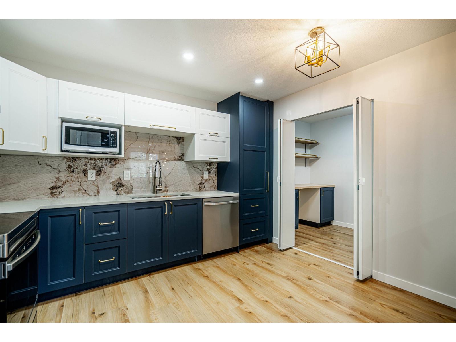 211 1450 Merklin Street Property Photo 4