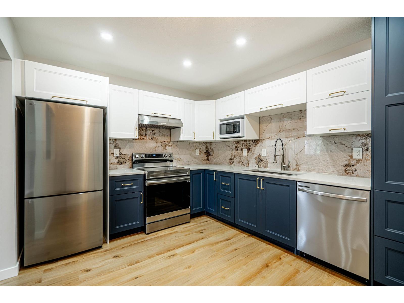 211 1450 Merklin Street Property Photo 5