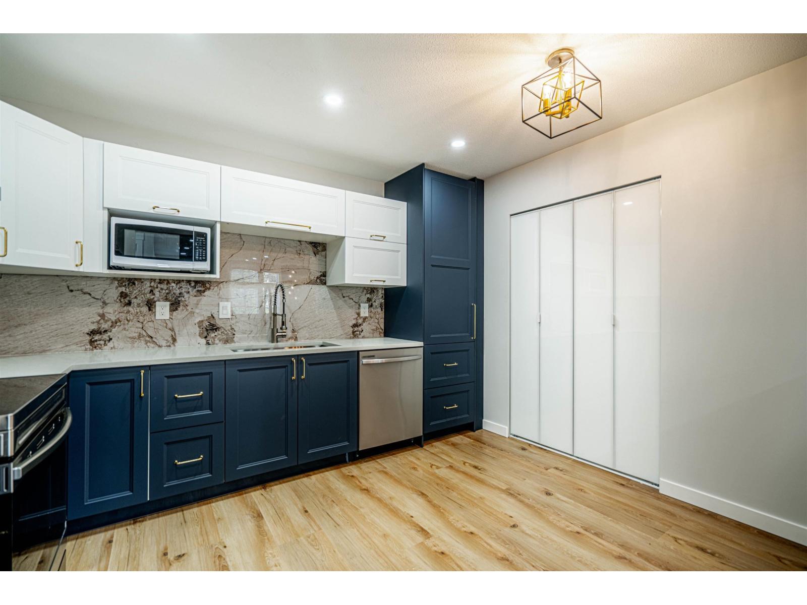 211 1450 Merklin Street Property Photo 7