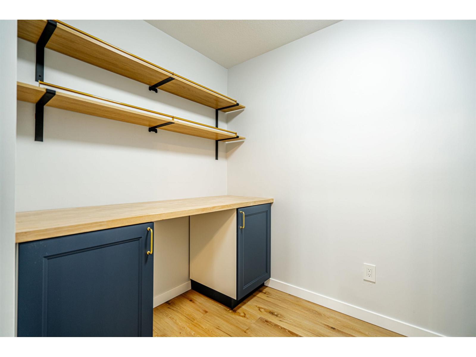 211 1450 Merklin Street Property Photo 8