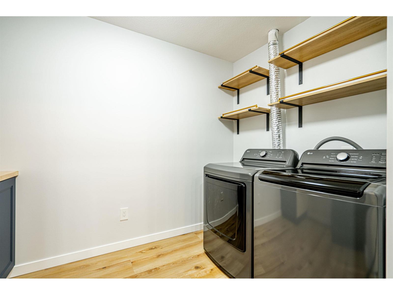 211 1450 Merklin Street Property Photo 9