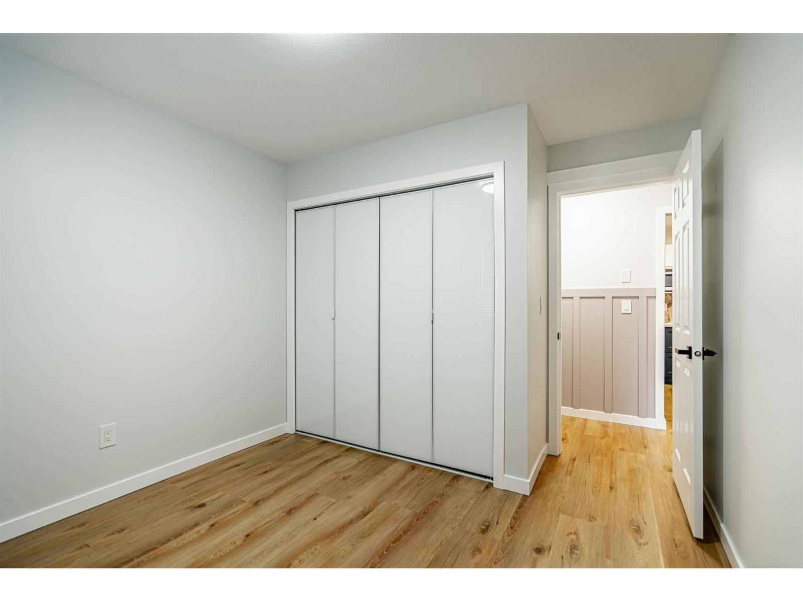 211 1450 Merklin Street Property Photo 16