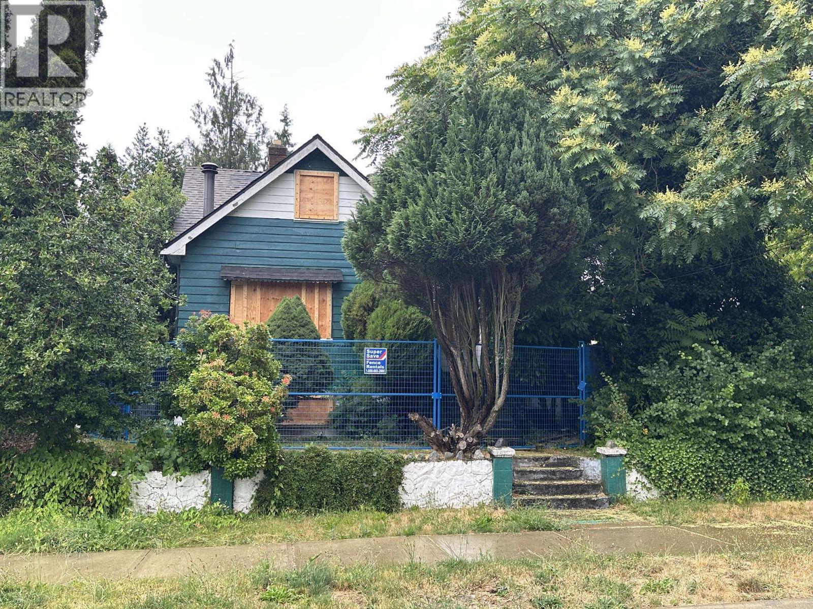 2005 Ninth Avenue Property Photo 2