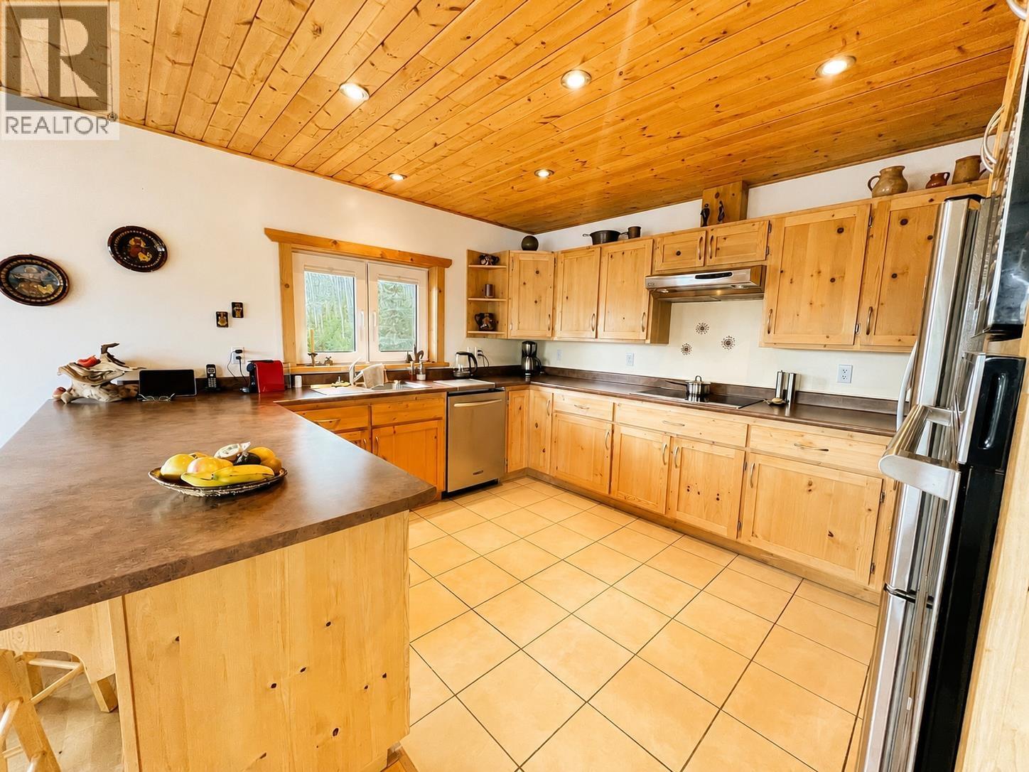1371 Francois Lake Road Property Photo 11