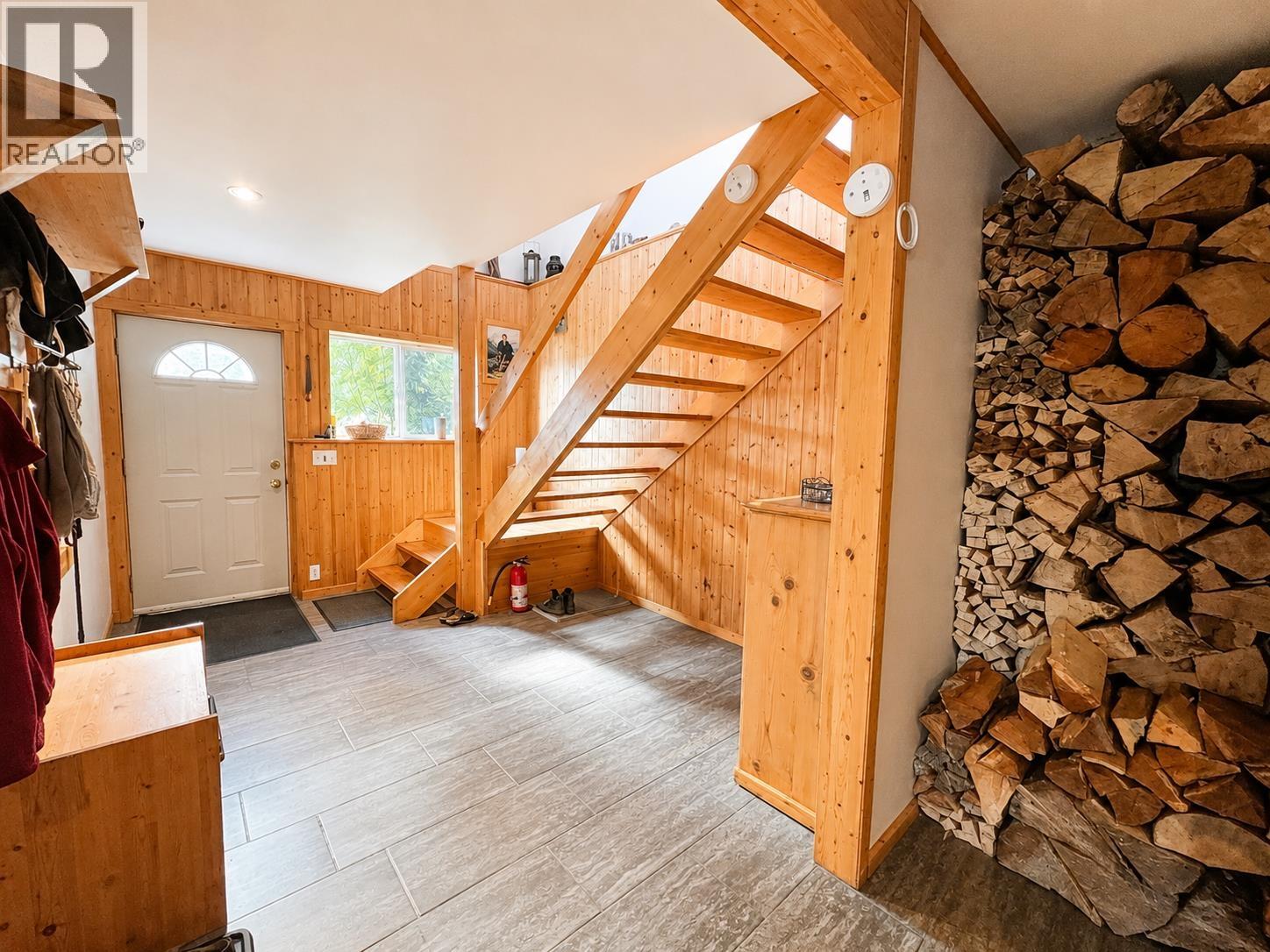 1371 Francois Lake Road Property Photo 15