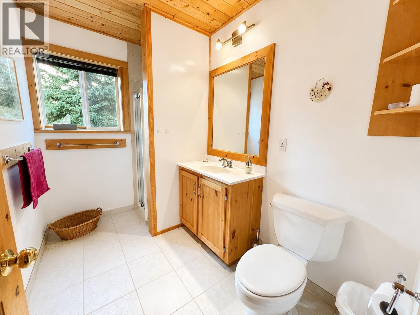 1371 Francois Lake Road Property Photo 18