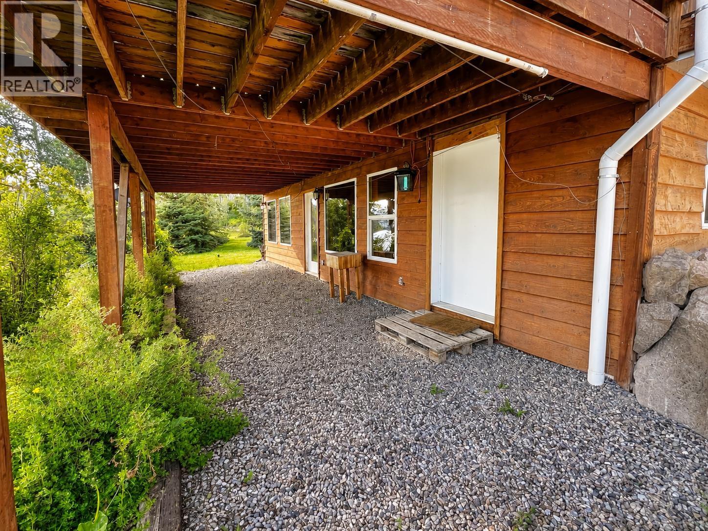 1371 Francois Lake Road Property Photo 22