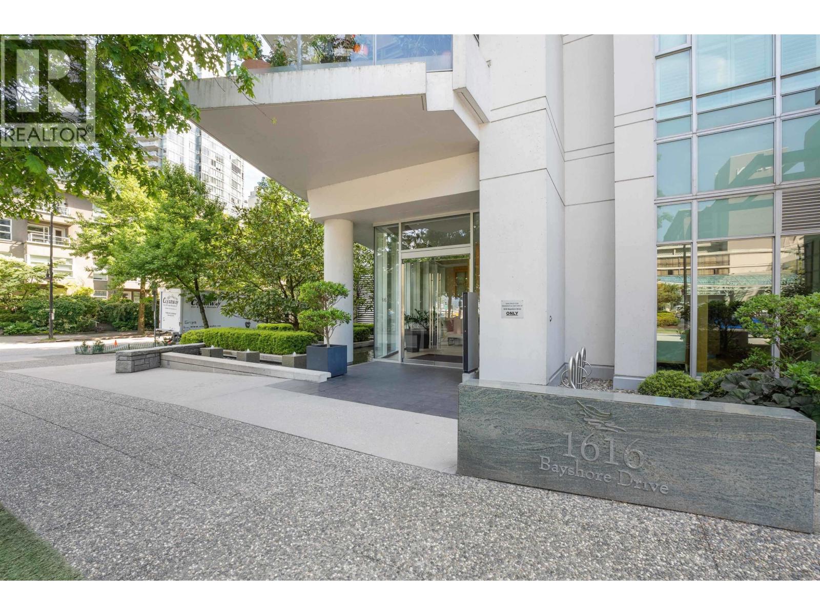 1904 1616 Bayshore Drive Property Photo 2