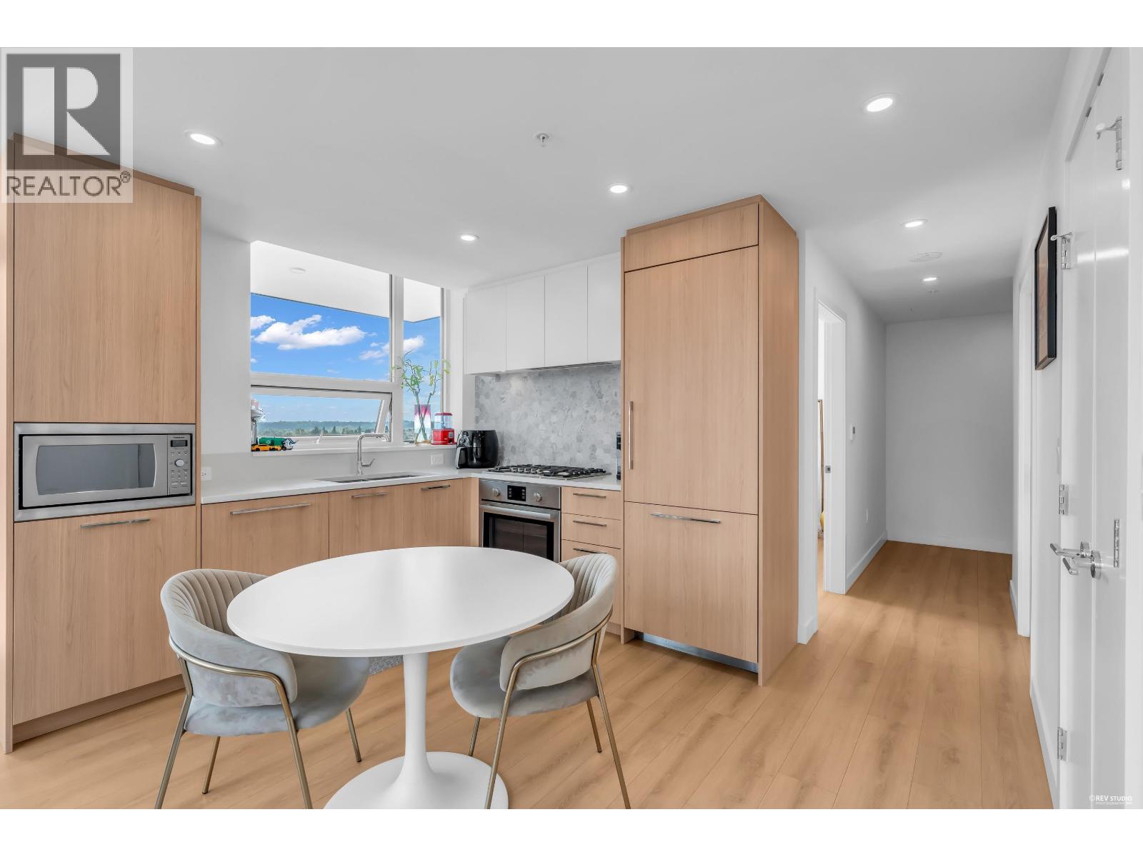 1701 2425 Alpha Avenue Property Photo 3