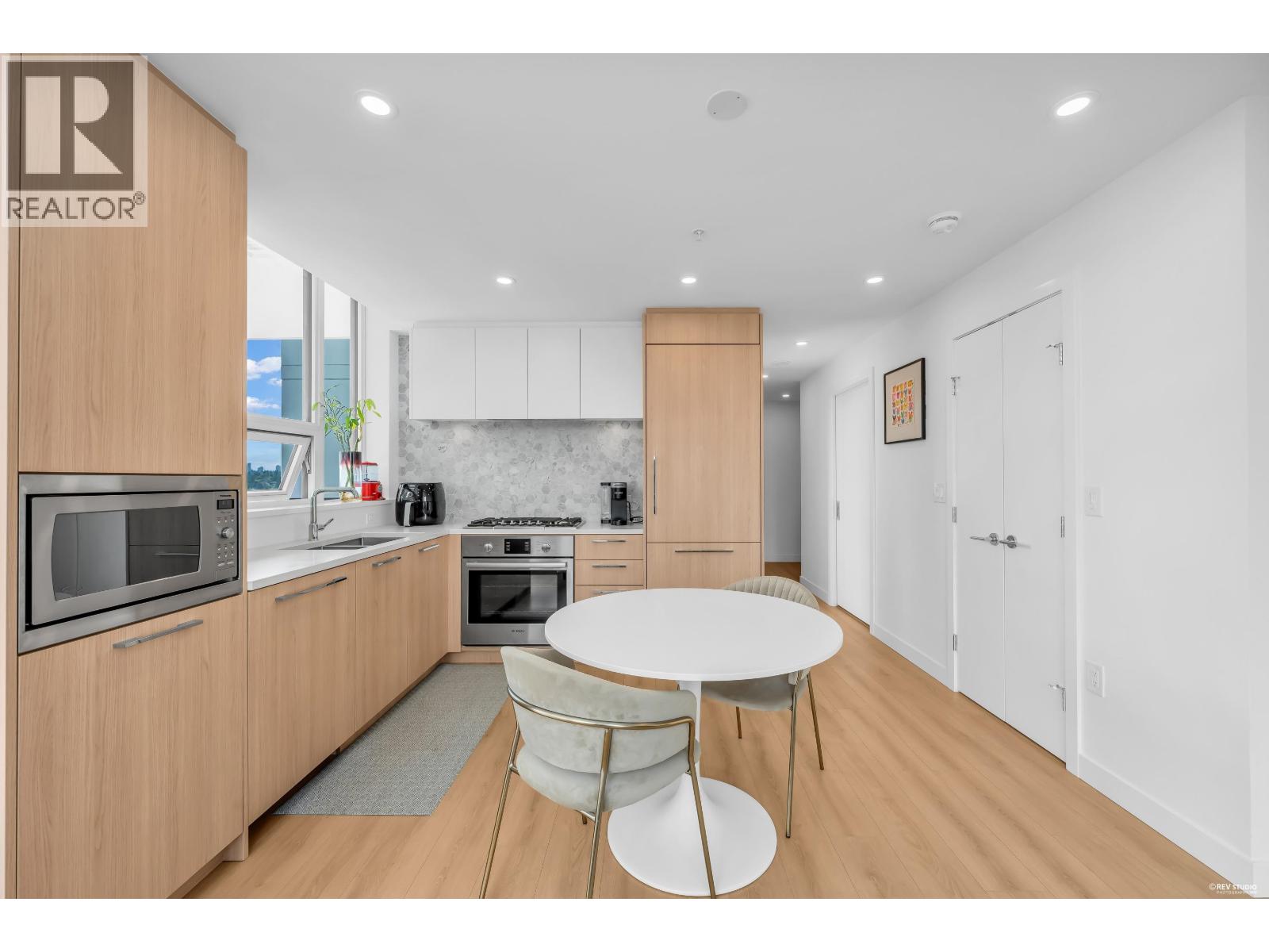 1701 2425 Alpha Avenue Property Photo 4