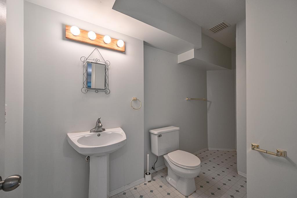 32948 10 Avenue Property Photo 35