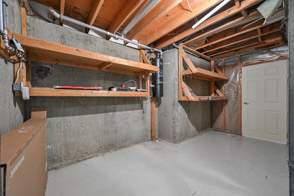 32948 10 Avenue Property Photo 37