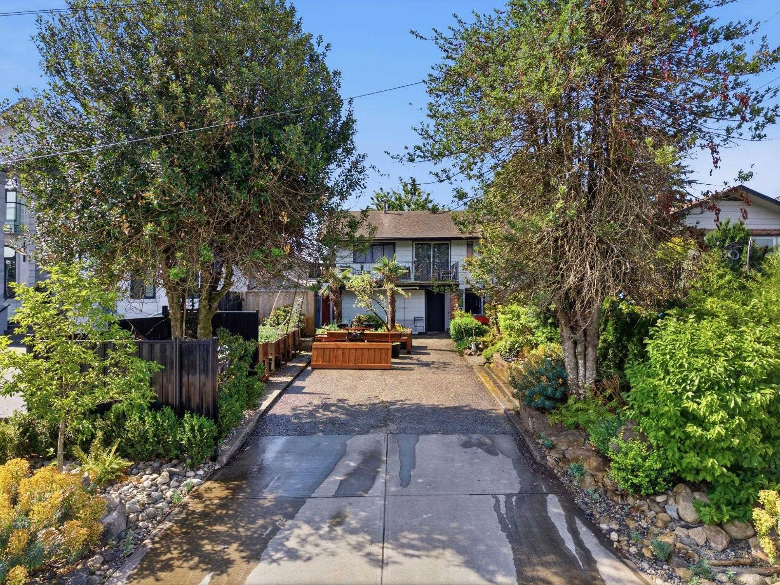 12222 100 Avenue Property Photo 2